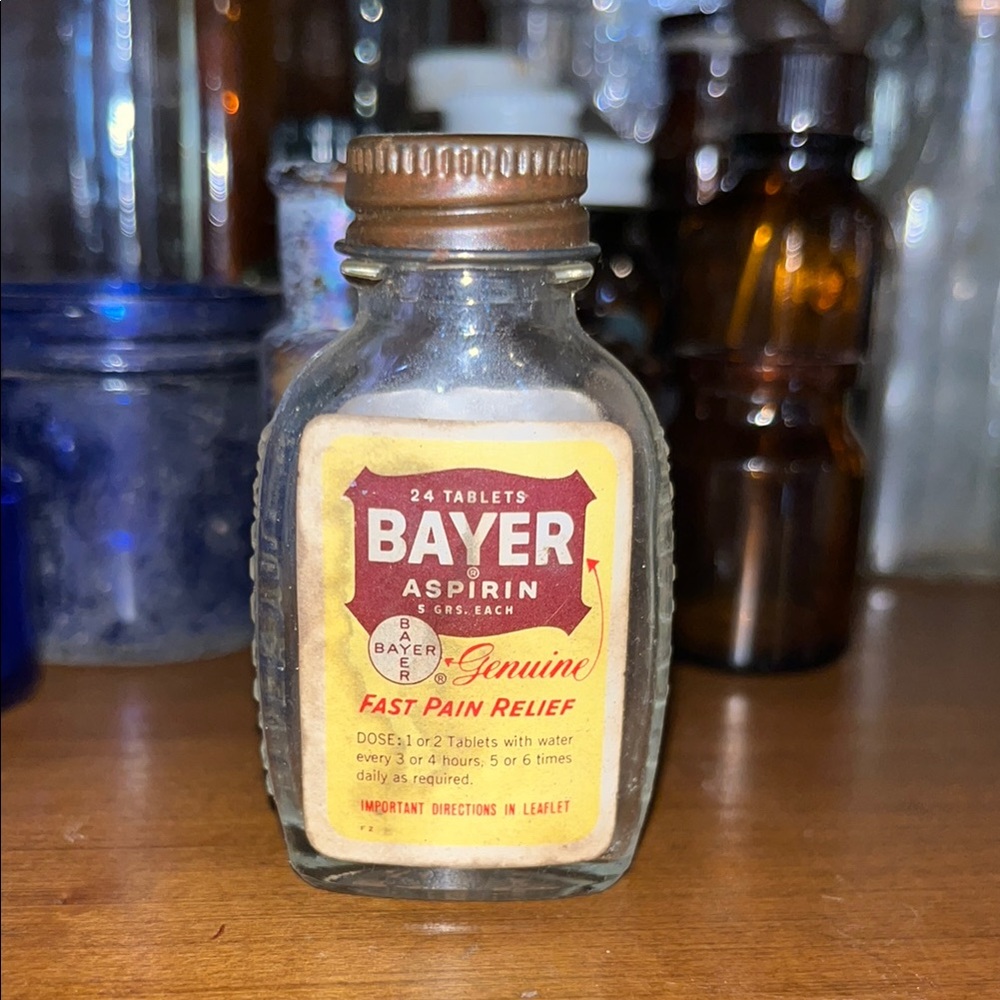 Bayer aspirin glass bottle with front and back label